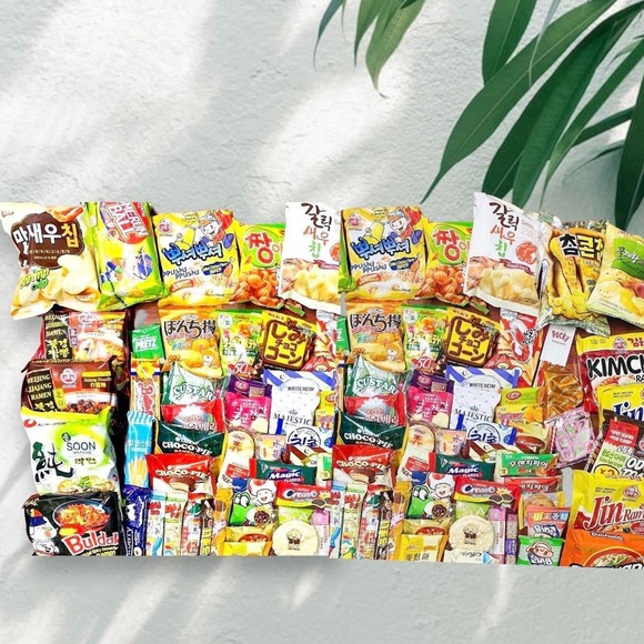 GLOBAL SNACKVENTURES SURPRISE BOX - ✰ MADE TO ORDER - ©️ CHONNI STUDIOS - Picture 3 of 7